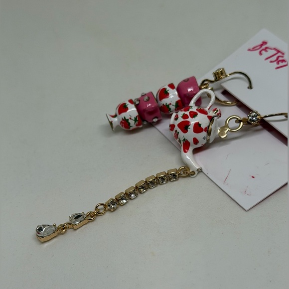 NEW Betsey Johnson Tea Party Mismatched Earrings Strawberry Gold Teacup Pot Pink - Picture 6 of 7